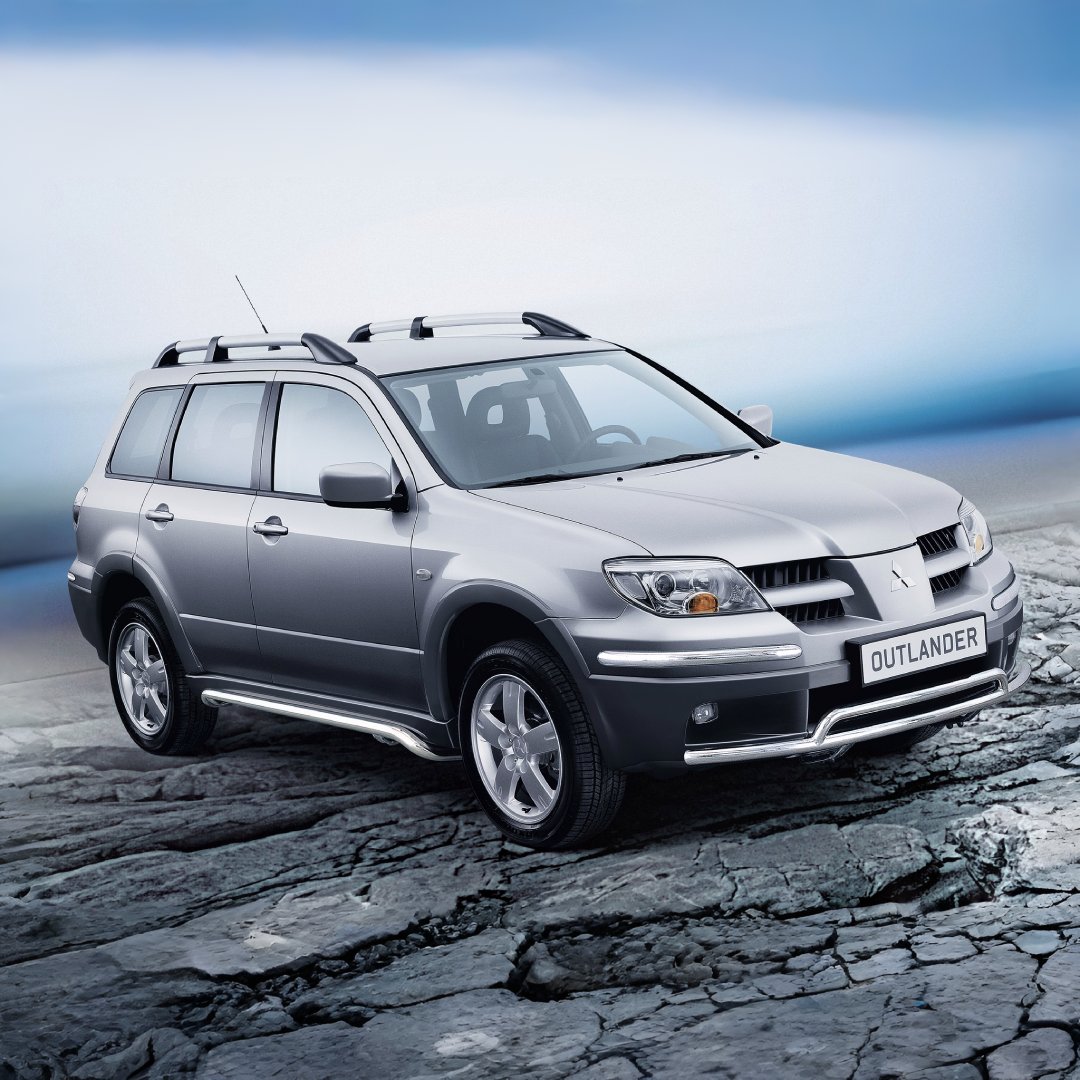 Mitsubishi Outlander PHEV 25 rokov -  1. generácia