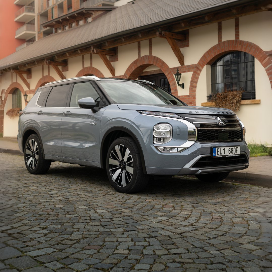 Mitsubishi Outlander PHEV 25 rokov - hrdina