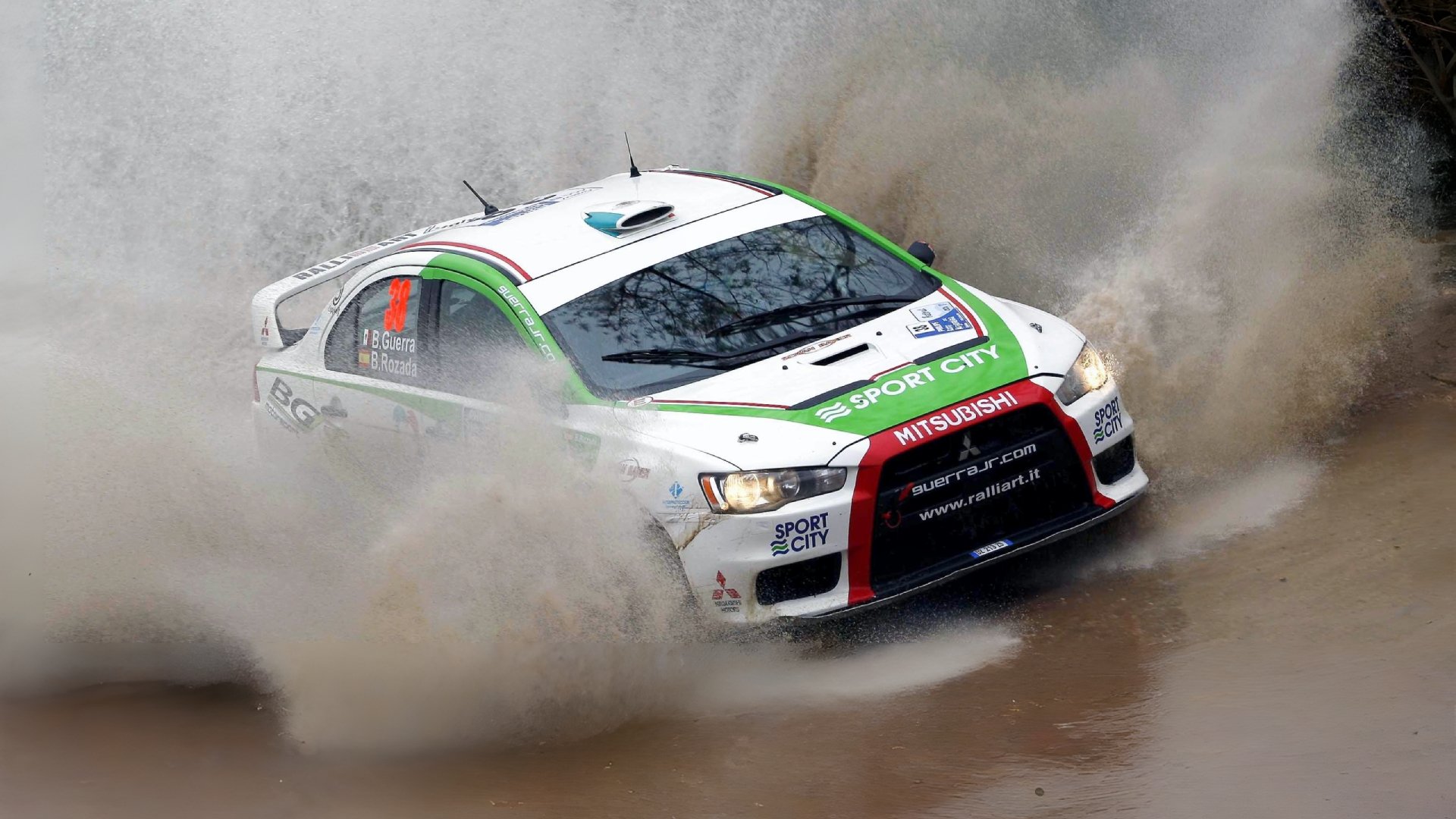 Mitsubishi Outlander PHEV 25 rokov - skúsenosti z rally